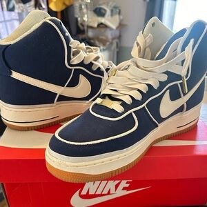Men’s Nike AIR FORCE 1 HIGH ‘07 LV8 size 9.5